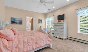 490 Arlington Ave S, Bayville, NJ 08721