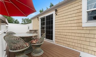 64 Deerfield Dr, Warwick, RI 02886