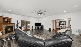 406 234TH St, Aledo, IL 61231