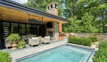 243 Overwood Rd, Akron, OH 44313
