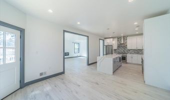 187 Grand Central Pkwy, Bayville, NJ 08721