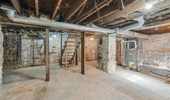 218 N Huber St, Anamosa, IA 52205