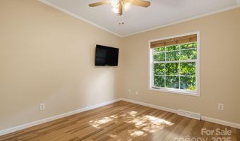 35 Evelyn Acres Dr, Asheville, NC 28806