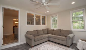 96 Pond View Dr, Auburn, NH 03032