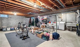 6333 Juniper Dr, Amherst, OH 44001