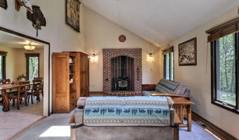 146 Algonquin Trl, Albrightsville, PA 18210