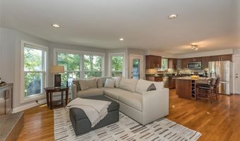 1515 Rosewood Terrace Dr, Ballwin, MO 63021