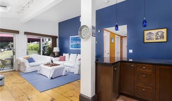 428 Gibbs Ave 4, Newport, RI 02840