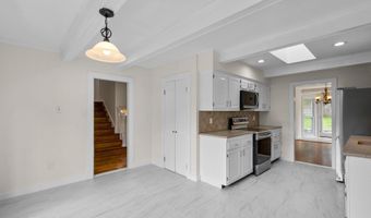 8815 TUCKERMAN Ln, Potomac, MD 20854