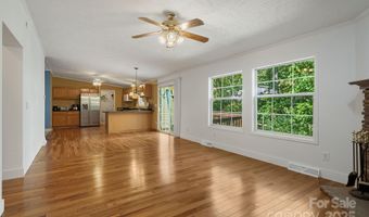 35 Evelyn Acres Dr, Asheville, NC 28806