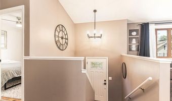 42 Seminole Trl, Cranston, RI 02921