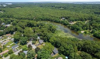 103 BIRCHWOOD Dr, North Kingstown, RI 02852