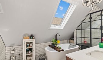 81 HUMPHREY Ave, Bayonne, NJ 07002