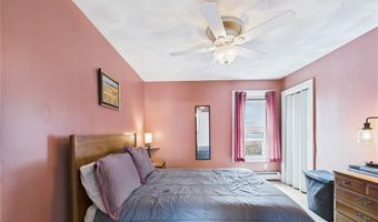 19 Remington St, Warwick, RI 02888