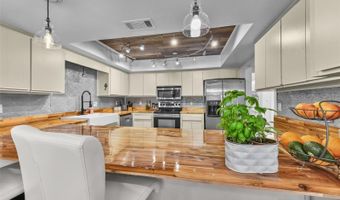 457 E HIGHLAND St, Altamonte Springs, FL 32701