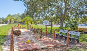 810 Wren Cir, Barefoot Bay, FL 32976
