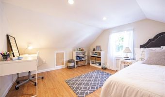 33 Providence Ave, East Providence, RI 02915