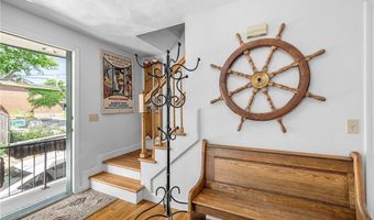 93 MILL St B, Newport, RI 02840