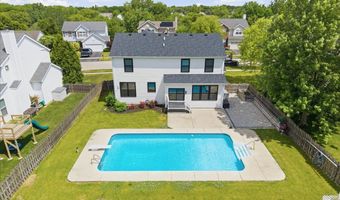 58 W OLD MILL Trl, Antioch, IL 60002