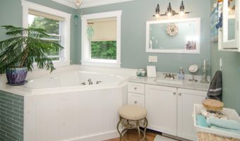 488 Kittredge Rd, Barton, VT 05822