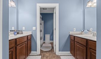 2820 Ashwood Dr, Alliance, OH 44601