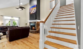 12 Broadmoor Dr, Arden, NC 28704