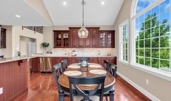 4 Ridgeview Way, Allentown, NJ 08501