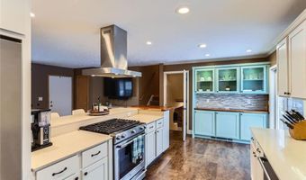 861 Cortland Dr, Apple Valley, MN 55124