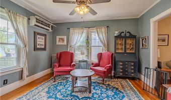 48 Central St, Warwick, RI 02886