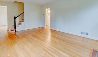 5214 DANBURY Rd, Bethesda, MD 20814