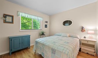 288 Brightfield Dr, Ballwin, MO 63021