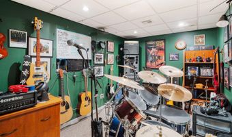 1317 Cable Ave, Beachwood, NJ 08722