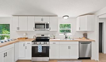 175 Meadowview Ln, Axton, VA 24054