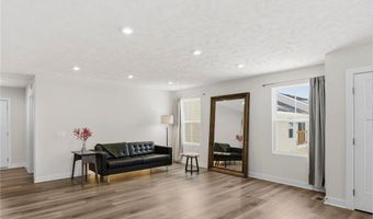 994 Bookman Ave, Akron, OH 44312