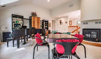 15 Inverness Rd, Falmouth, ME 04105