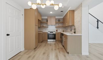 17118 Planters Row, Addison, TX 75001