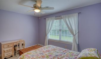 33 CHADWICK Dr, Dover, DE 19901