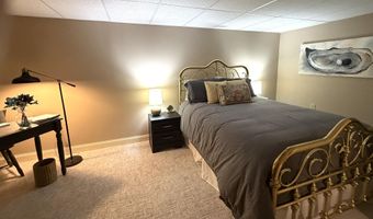 36 Kathryn Ln, Bangor, ME 04401