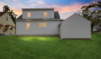 89 Center St, Evans, NY 14006