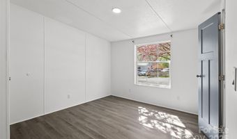 5 Concord Knoll Ln, Asheville, NC 28803