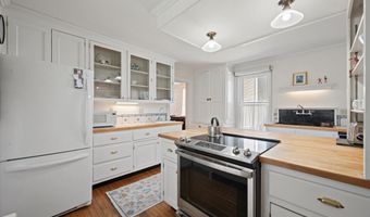 89 Parkview Ave, Bangor, ME 04401