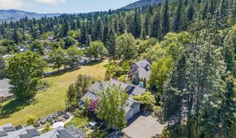 602 Ashland St, Ashland, OR 97520