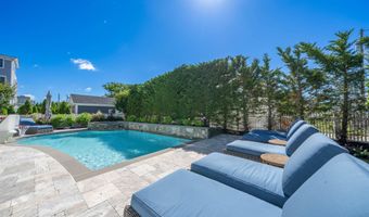199 11th St, Avalon, NJ 08202