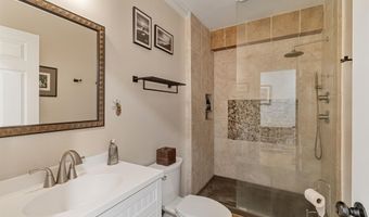 33 North Ave 12, Burlington, VT 05401