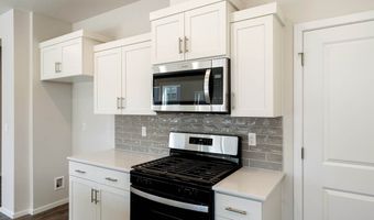 61164 Splendor Ln, Bend, OR 97702