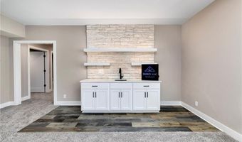 20322 166th St, Basehor, KS 66007