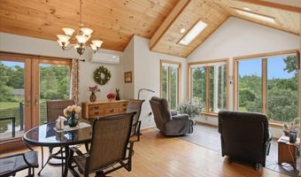 405 Old W Rd, Arlington, VT 05250