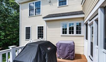 55 Cedar Crest Ln, Auburn, NH 03032