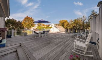 10 Island View Ave, Branford, CT 06405