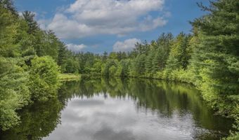 5 Pembroke Way, Bedford, NH 03110